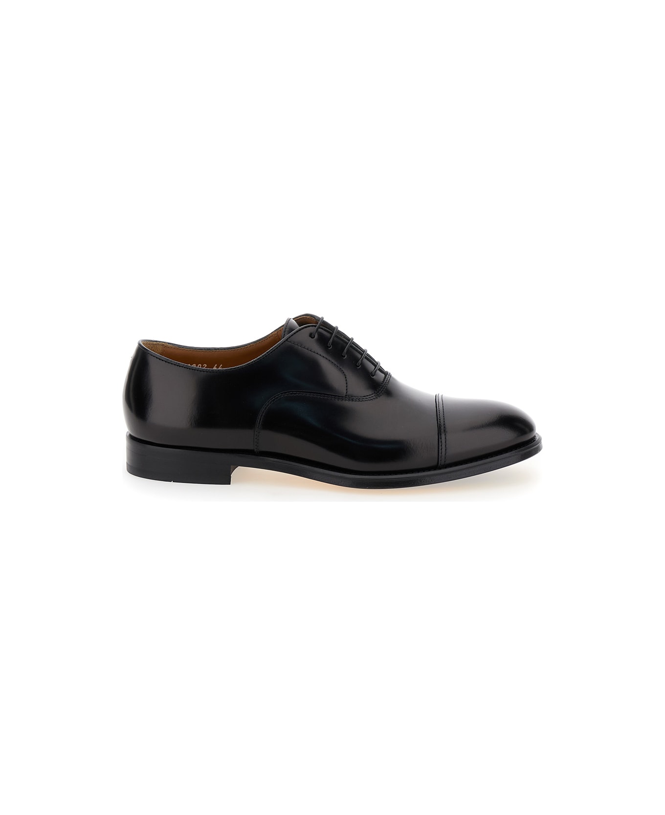 Doucal's Black Oxford Shoes With Five Holes In Smooth Leather Man - Black