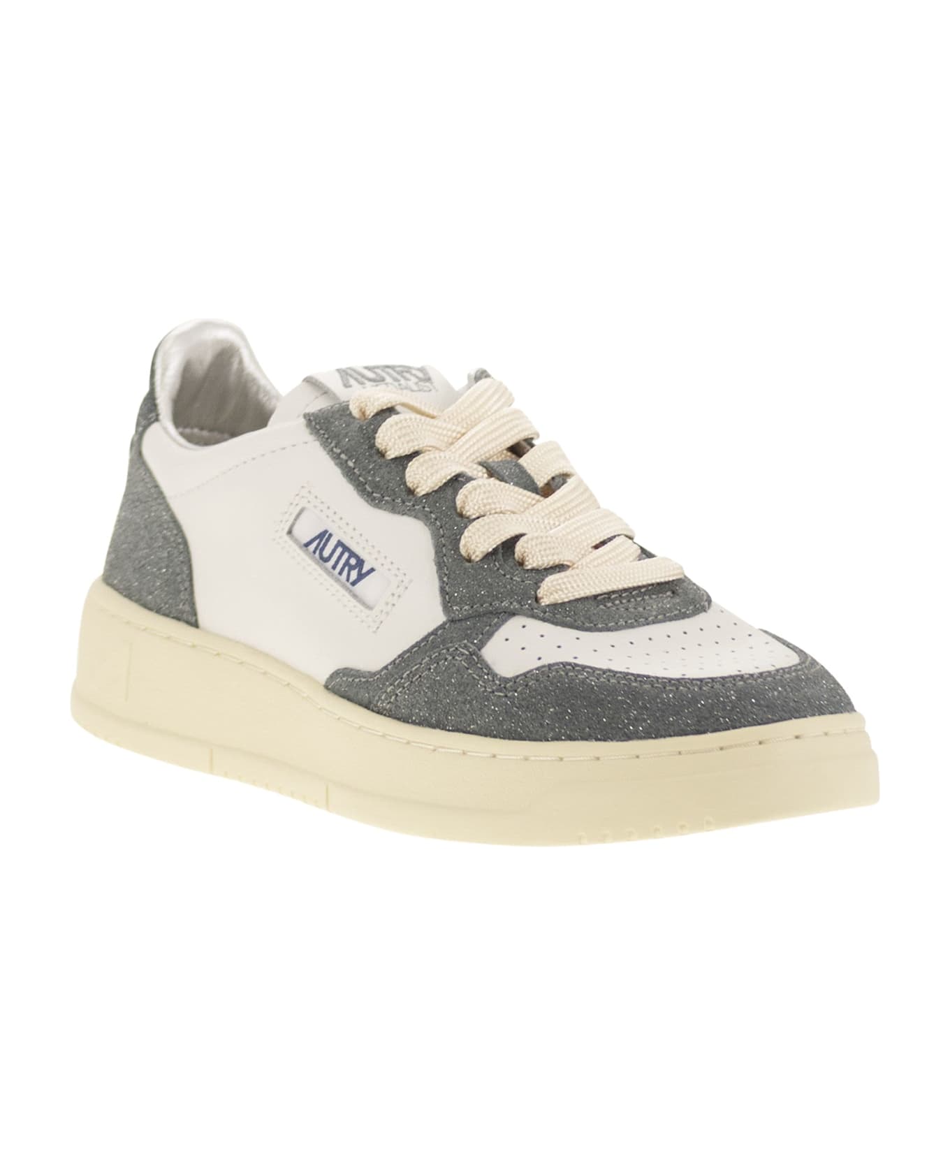 Autry Medalist Low - Sneakers With Two-tone Glitter - White/grey