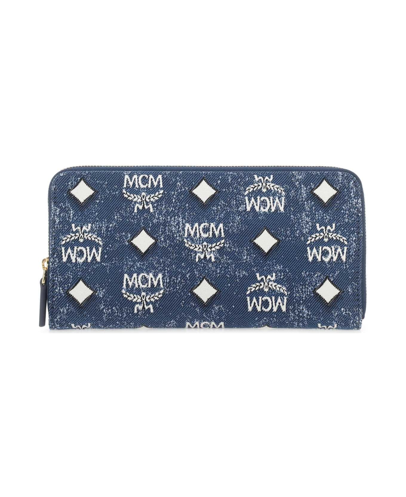 MCM Embroidered Canvas Wallet - LE 財布