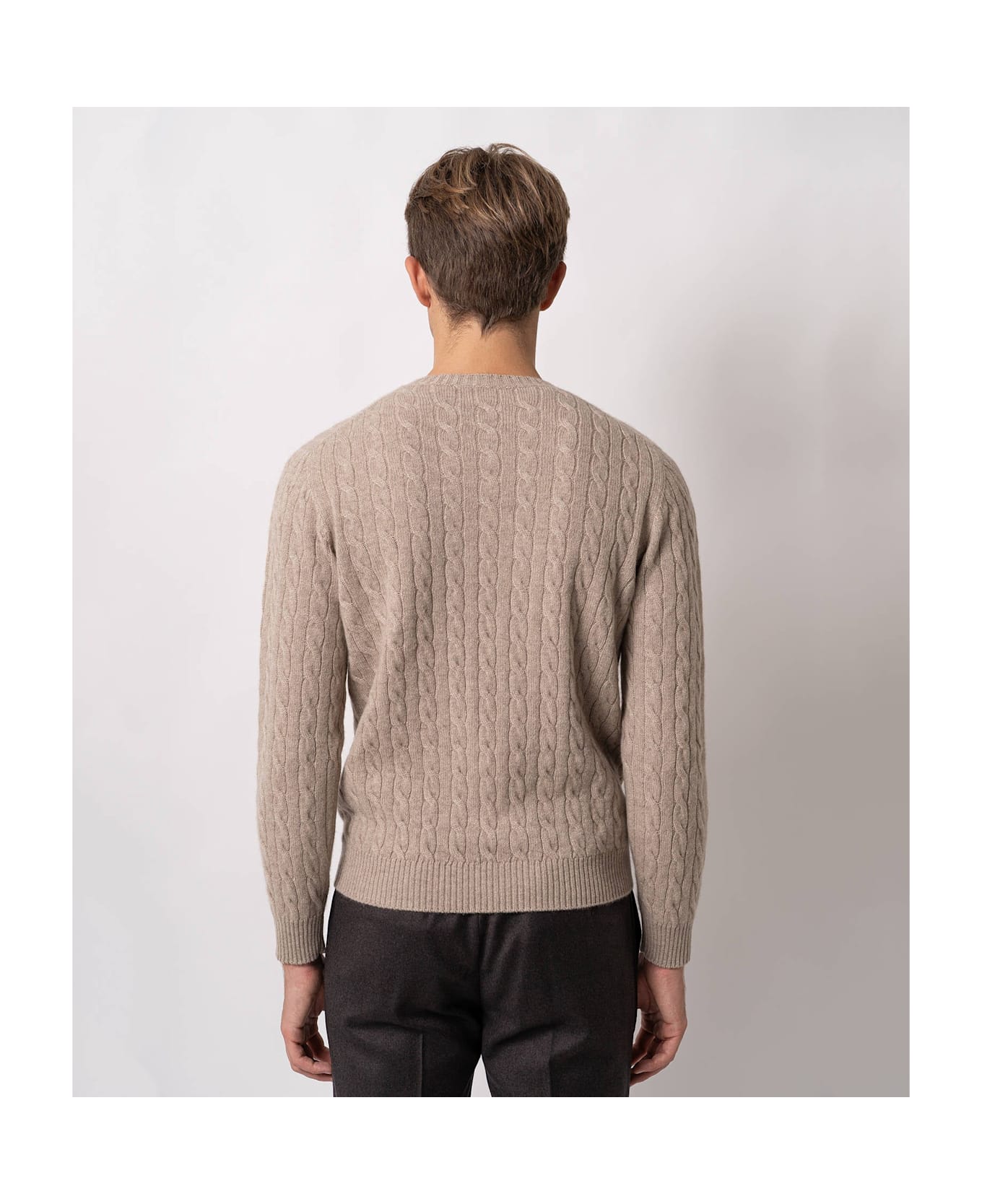 Larusmiani Cable Knit Sweater Col Du Pillon Sweater - Beige ニットウェア