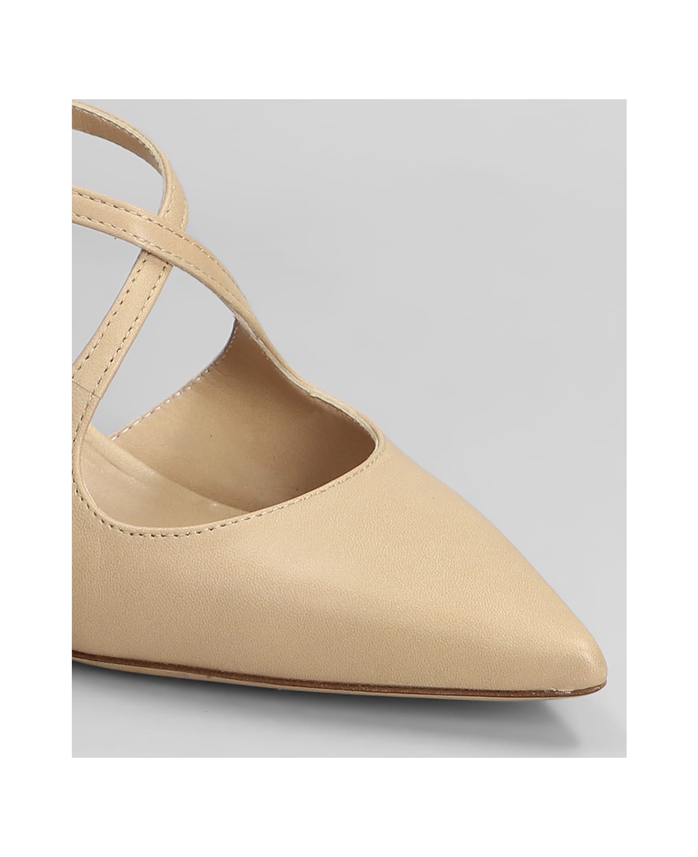 Julie Dee Pumps In Powder Leather - powder