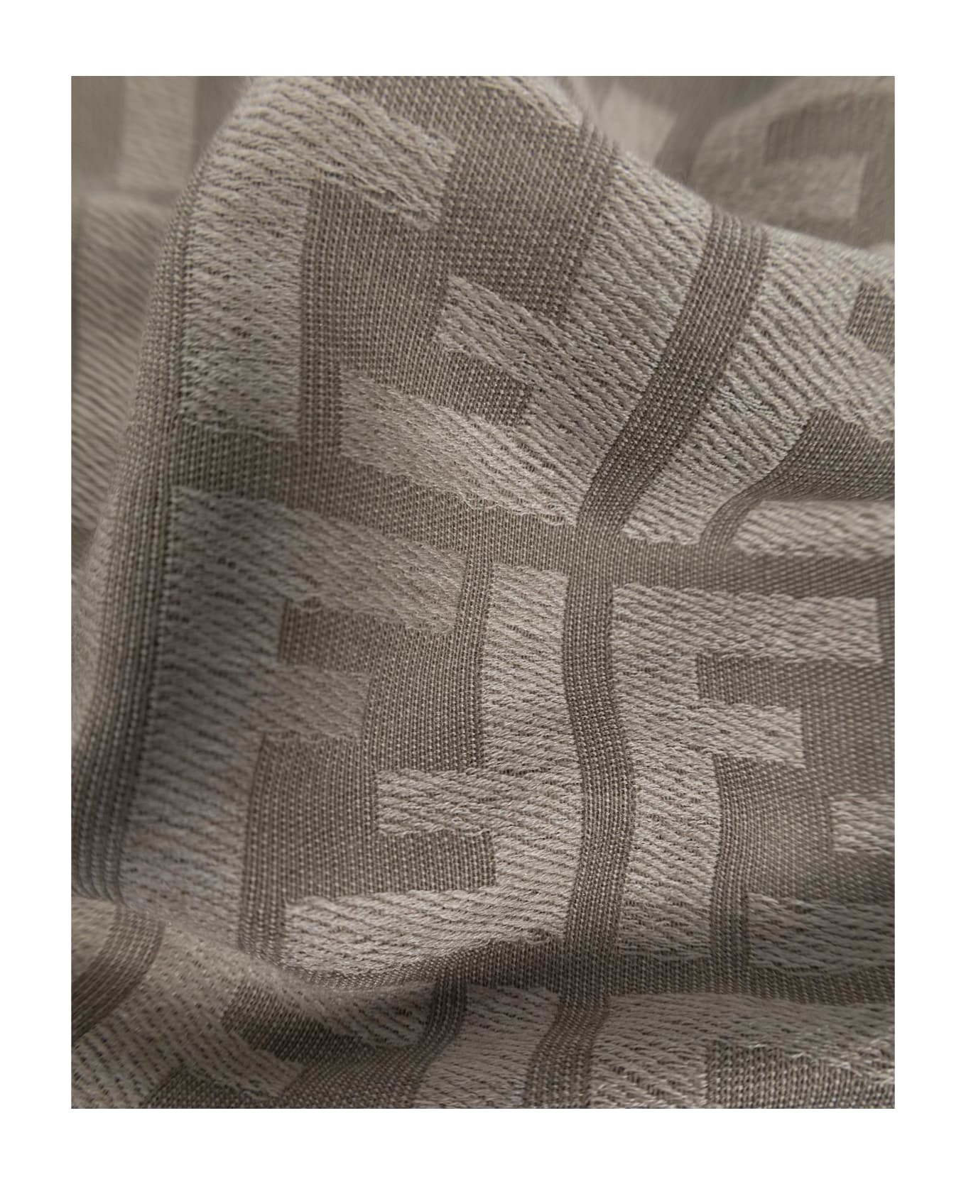【FENDI】SCIALLE 135X135 FF◆FXT127ATZ9 FXT127ATZ9F0QD3_02?wid=2000&