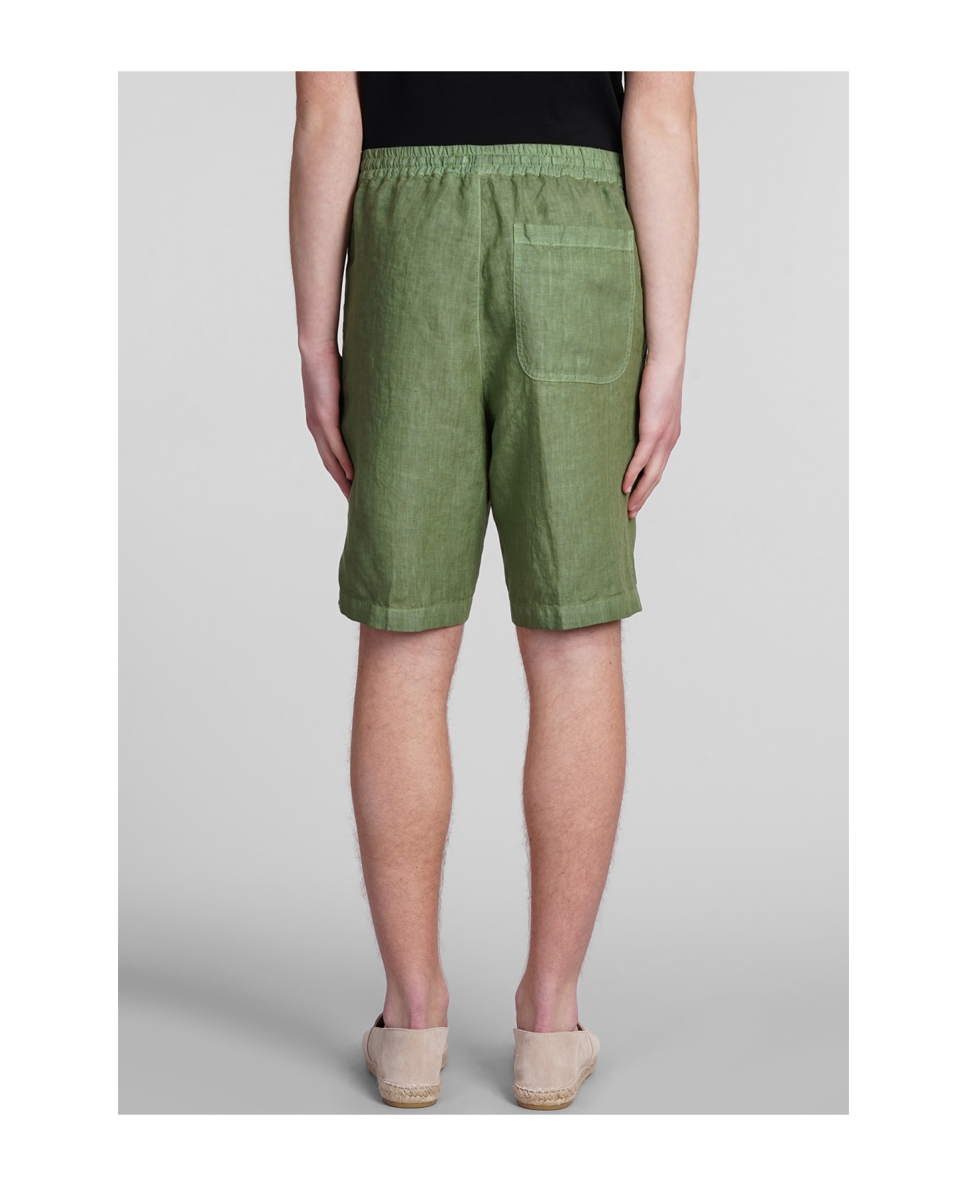 120% Lino Shorts In Green Linen