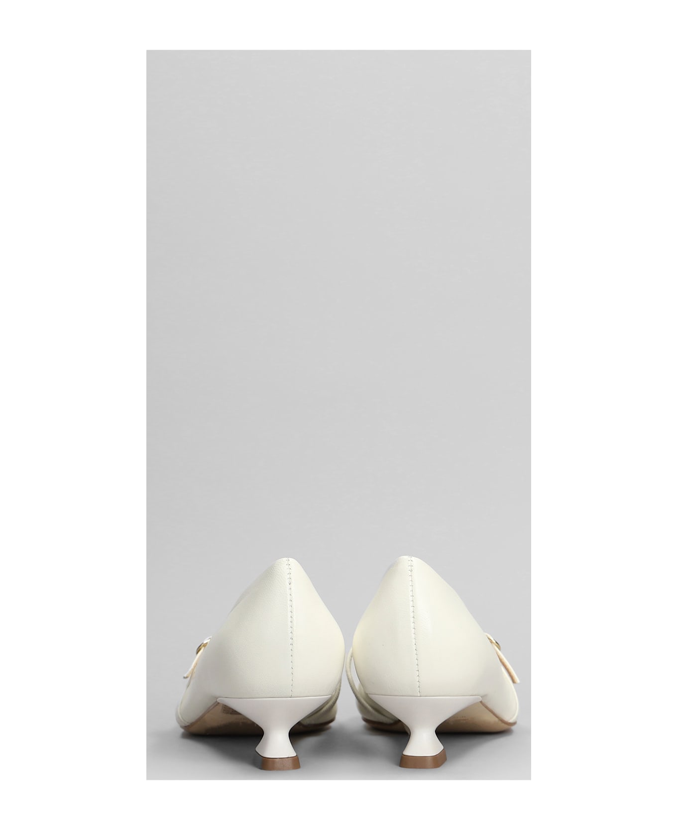 The Seller Pumps In White Leather - white