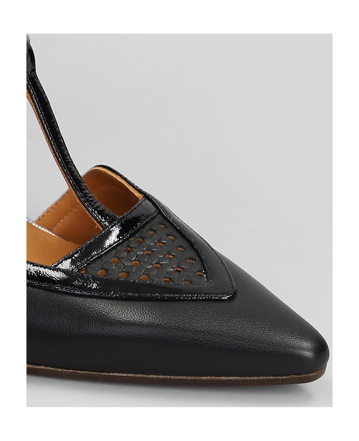 Chie Mihara Pumps In Black Leather - black