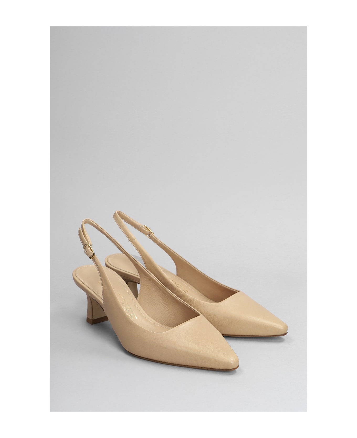 Julie Dee Pumps In Powder Leather - powder