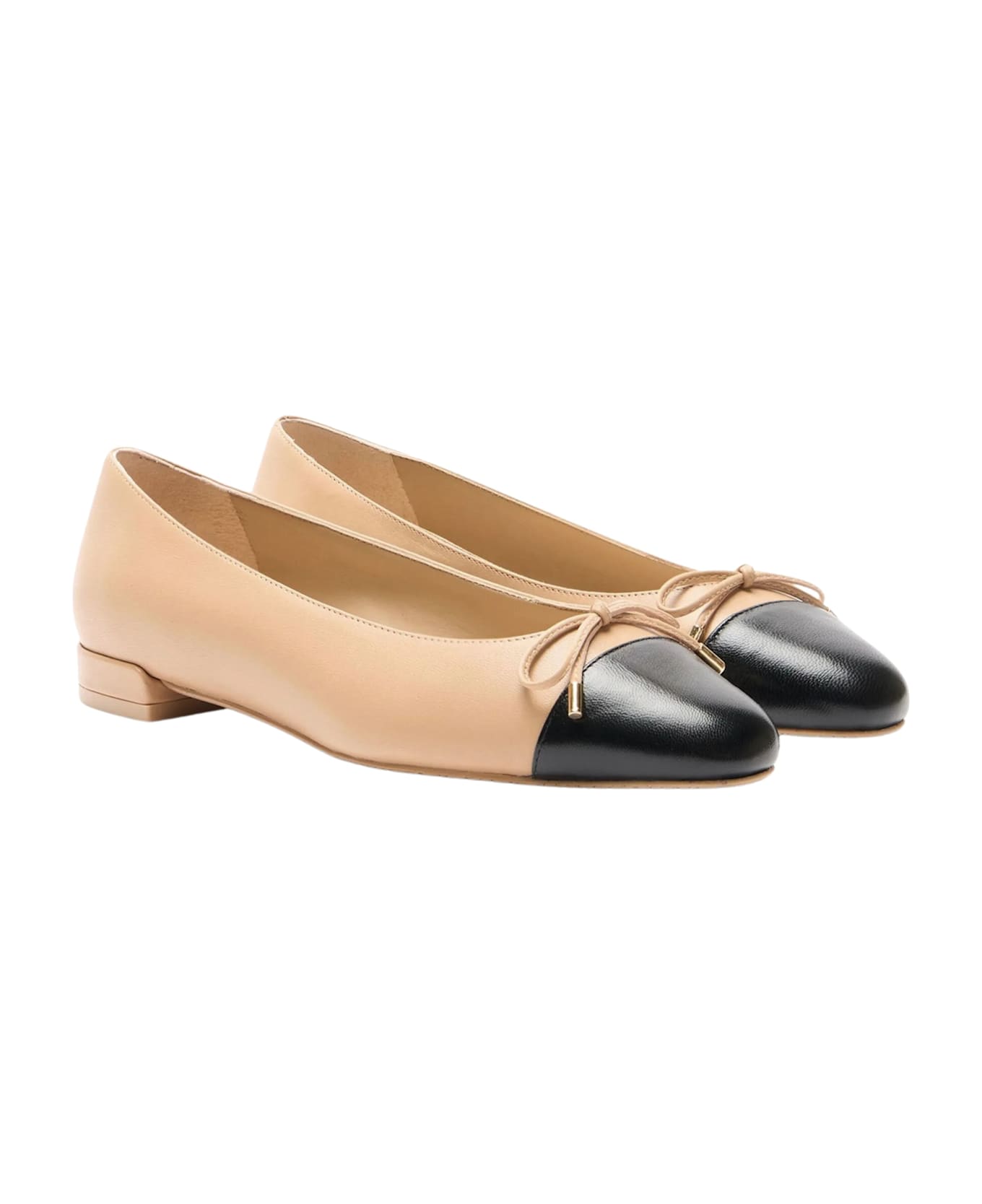 Stuart Weitzman Sleek Bow Flat - J Adobe Black