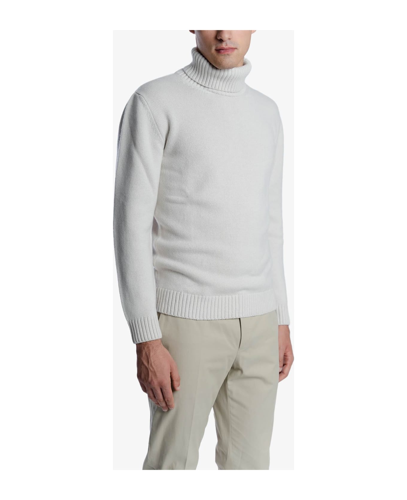 Larusmiani Turtleneck Sweater 'diablerets' Sweater - Ivory