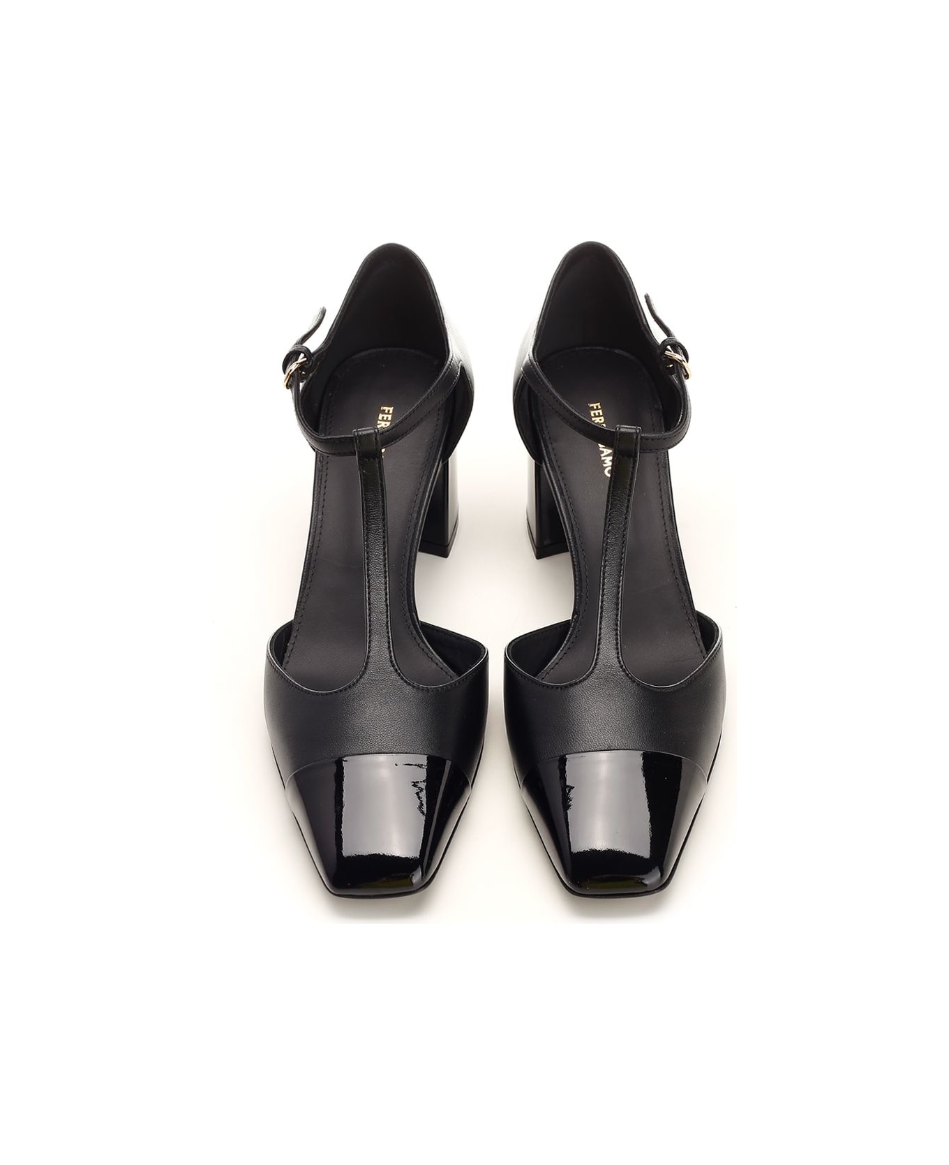 パンプス FERRAGAMO BLACK PATENT T-STRAP DECOLLETE Ferragamo Black patent T-strap décolleté | TheDoubleF