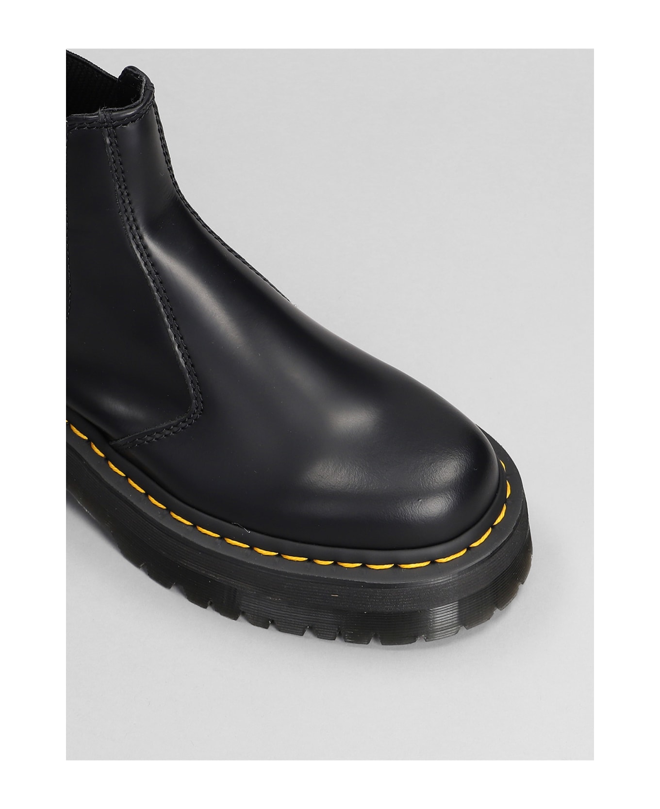 Dr. Martens 2976 Platform Chelsea Boots - black