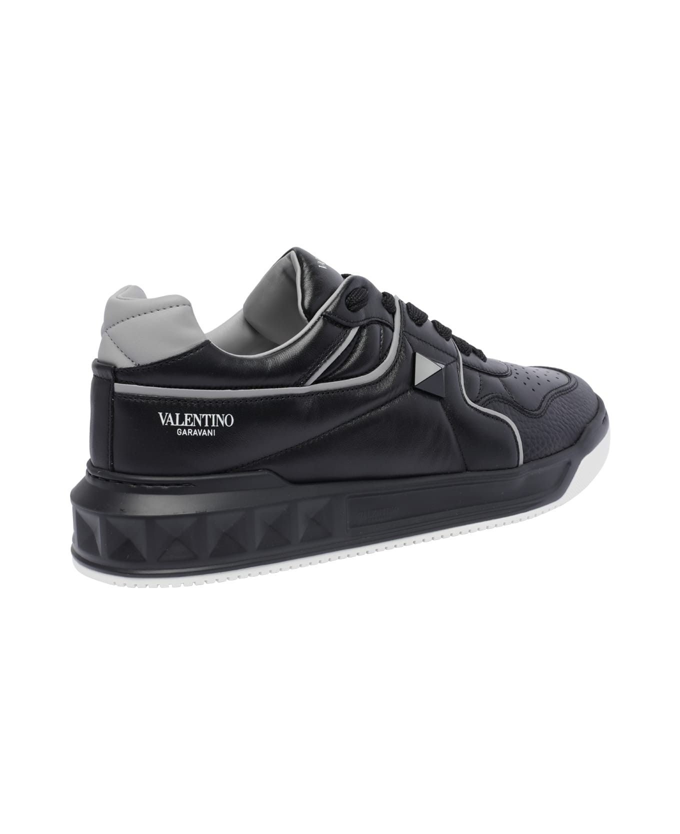 Valentino Garavani One Stud Low-top Sneakers - Black