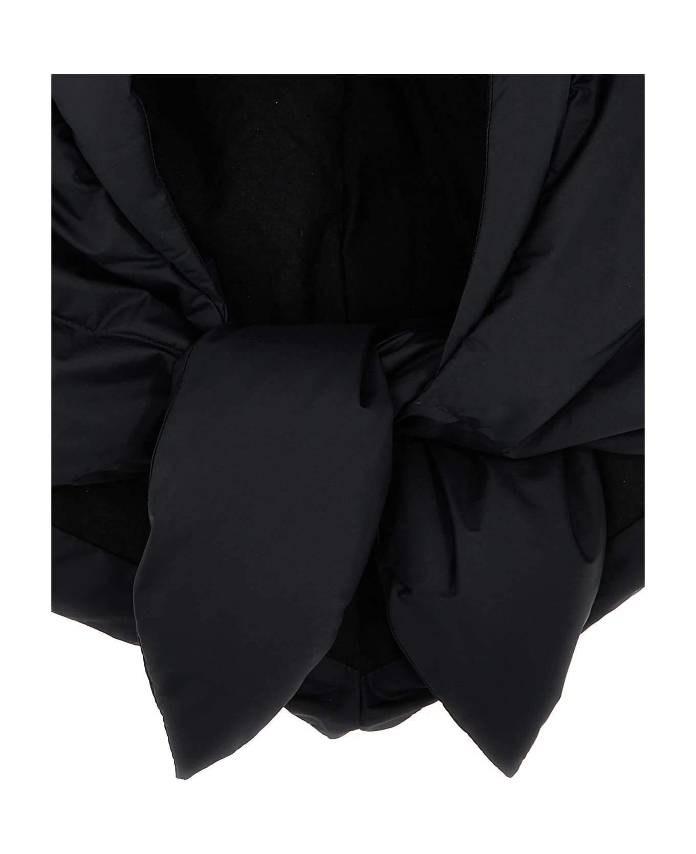 IENKI IENKI 
hustka
 Hood - Black  