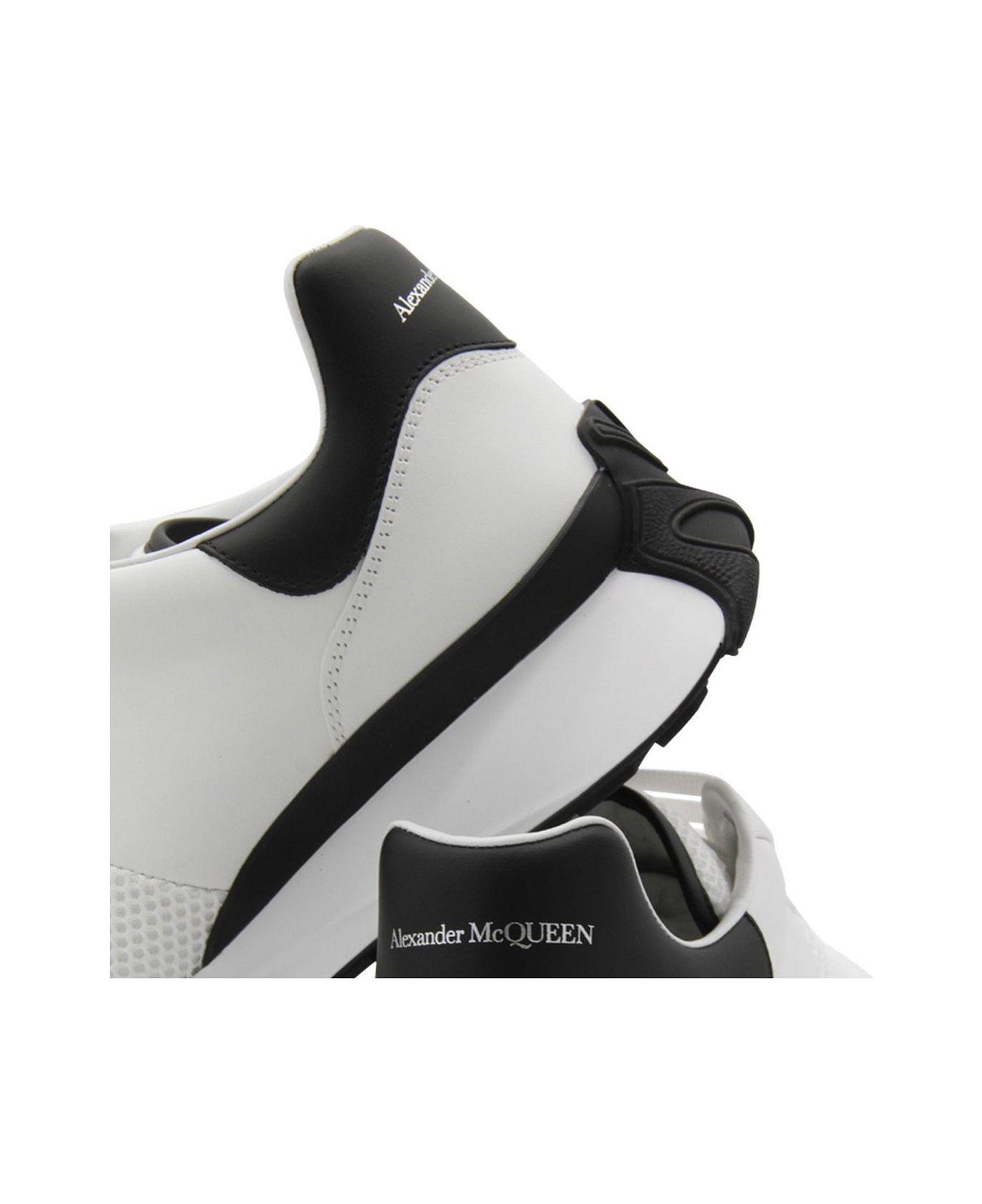 【送料&関税込】Alexander McQueen Logo Printed Mesh Lace-up Alexander McQueen Logo Printed Mesh Lace-up Sneakers