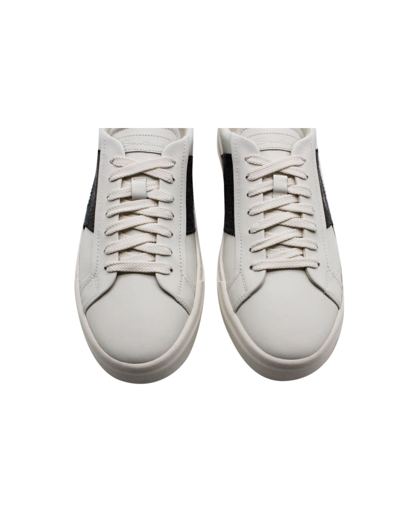 Santoni Sneaker In Soft Calfskin With Side And Back Inserts In Contrasting Color With Logo Lettering. Closing Laces - White スニーカー
