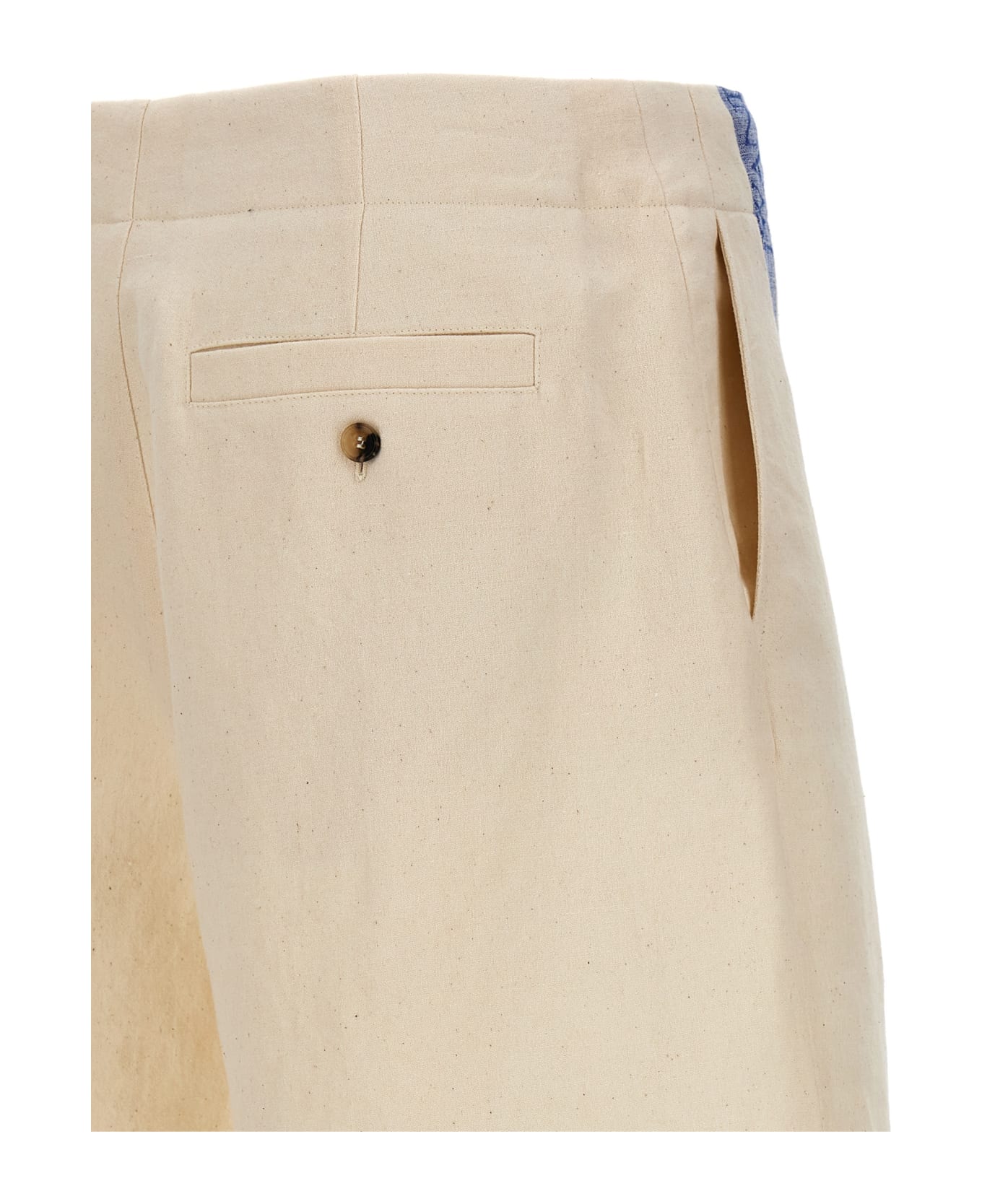 J.W. Anderson Logo Bermuda Shorts - White ショートパンツ