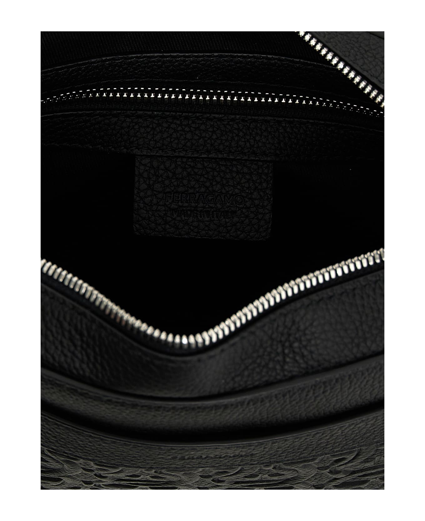 Ferragamo Embossed Logo Crossbody Bag - Black   ショルダーバッグ