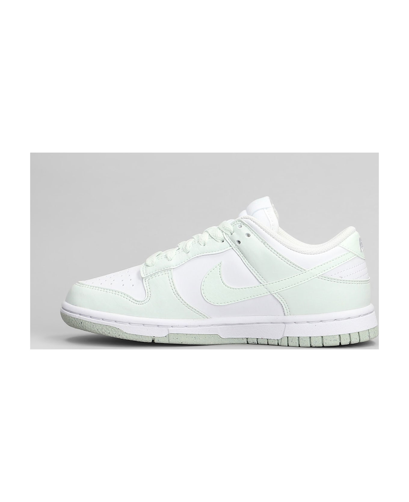 Nike Dunk Low Next Nature Sneakers In Green Leather - green