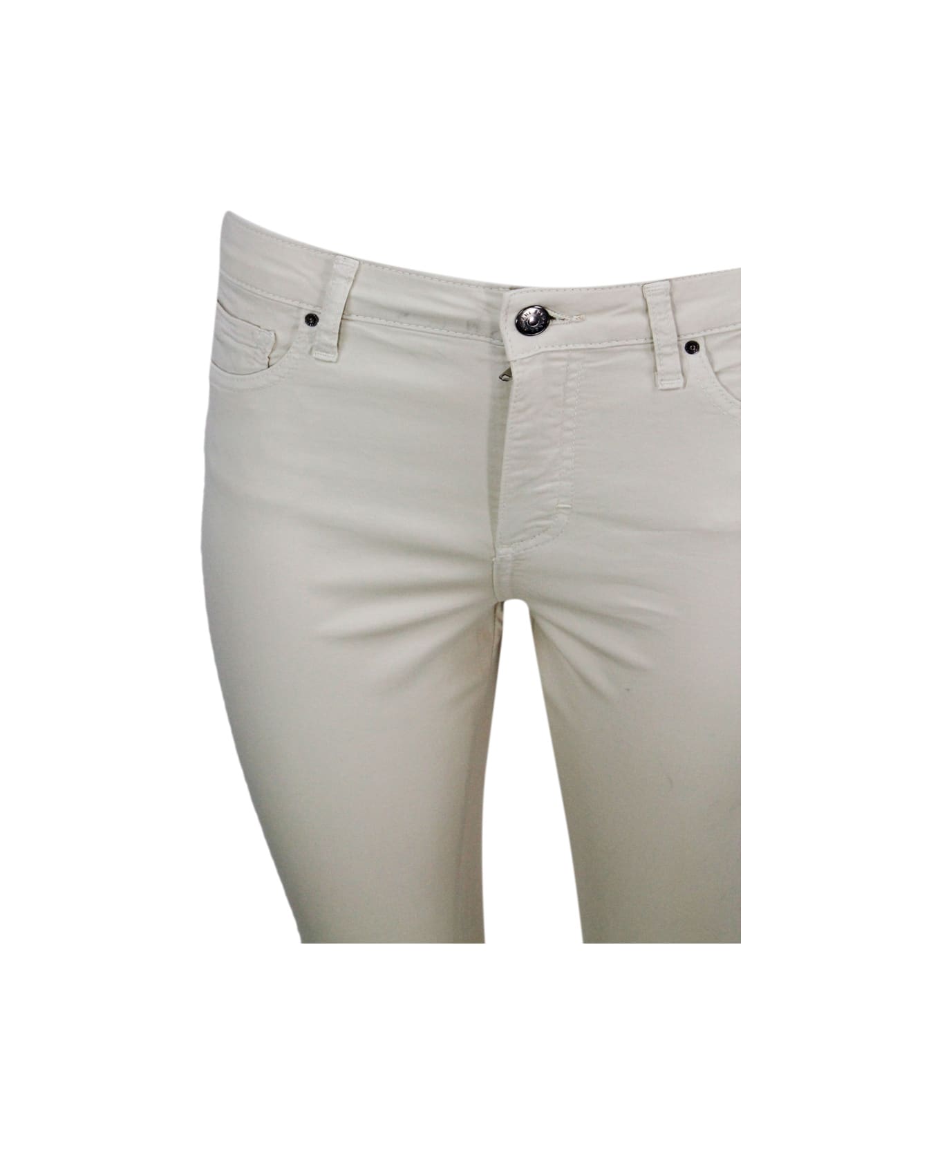 Armani Collezioni 5-pocket Trousers In Soft Stretch Cotton Super Skinny Capri. Zip And Button Closure. - Beige