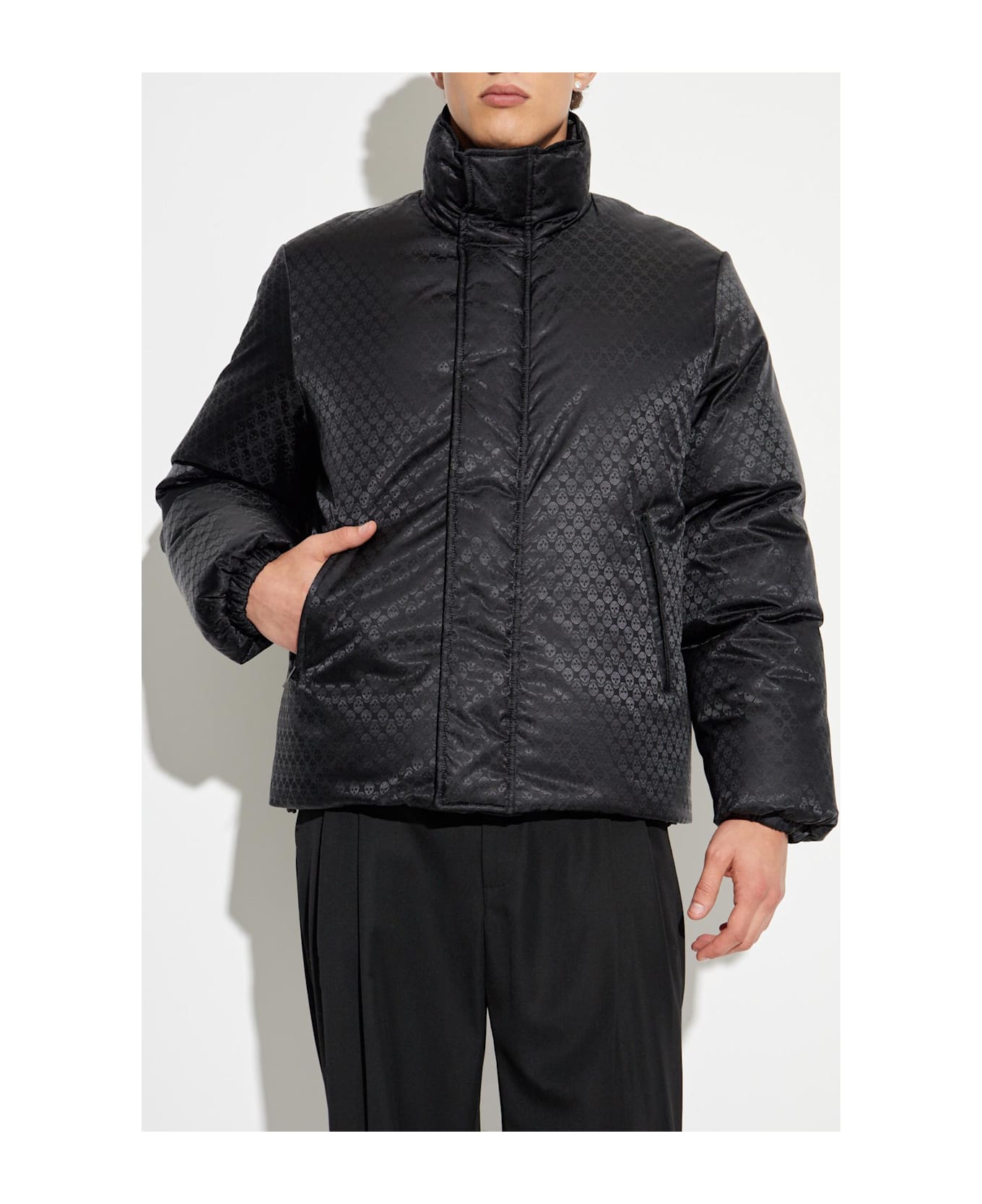 Alexander McQueen Puffer Jacket With Logo - Black