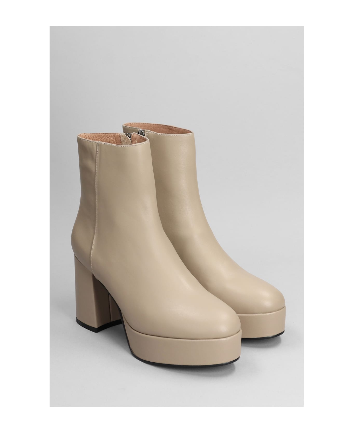 Bibi Lou High Heels Ankle Boots In Taupe Running - taupe