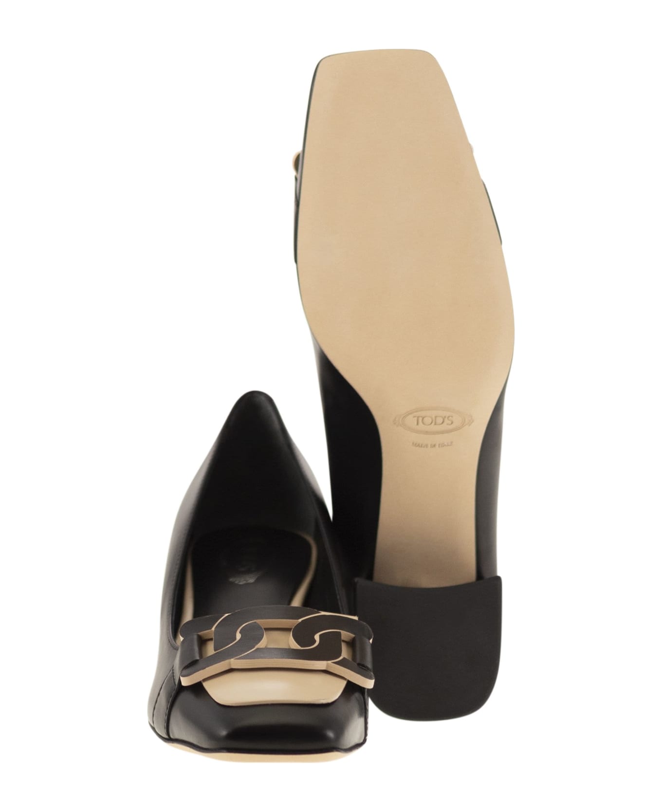 Tod's Leather Pumps With Chain - Black