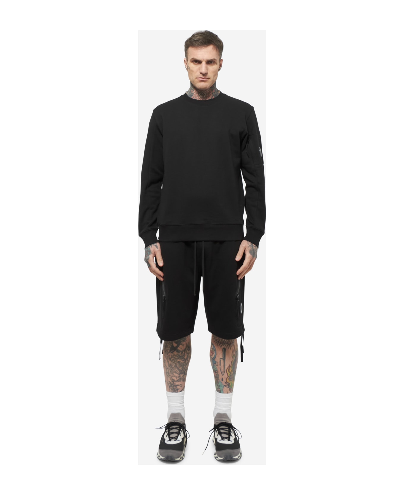 C.P. Company Jogger Shorts With Diagonal Pockets And Lens - black
