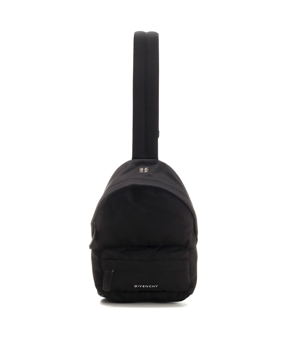 【関税＆送料込み】Givenchy Essential U Backpack Givenchy Essential U Backpack | italist
