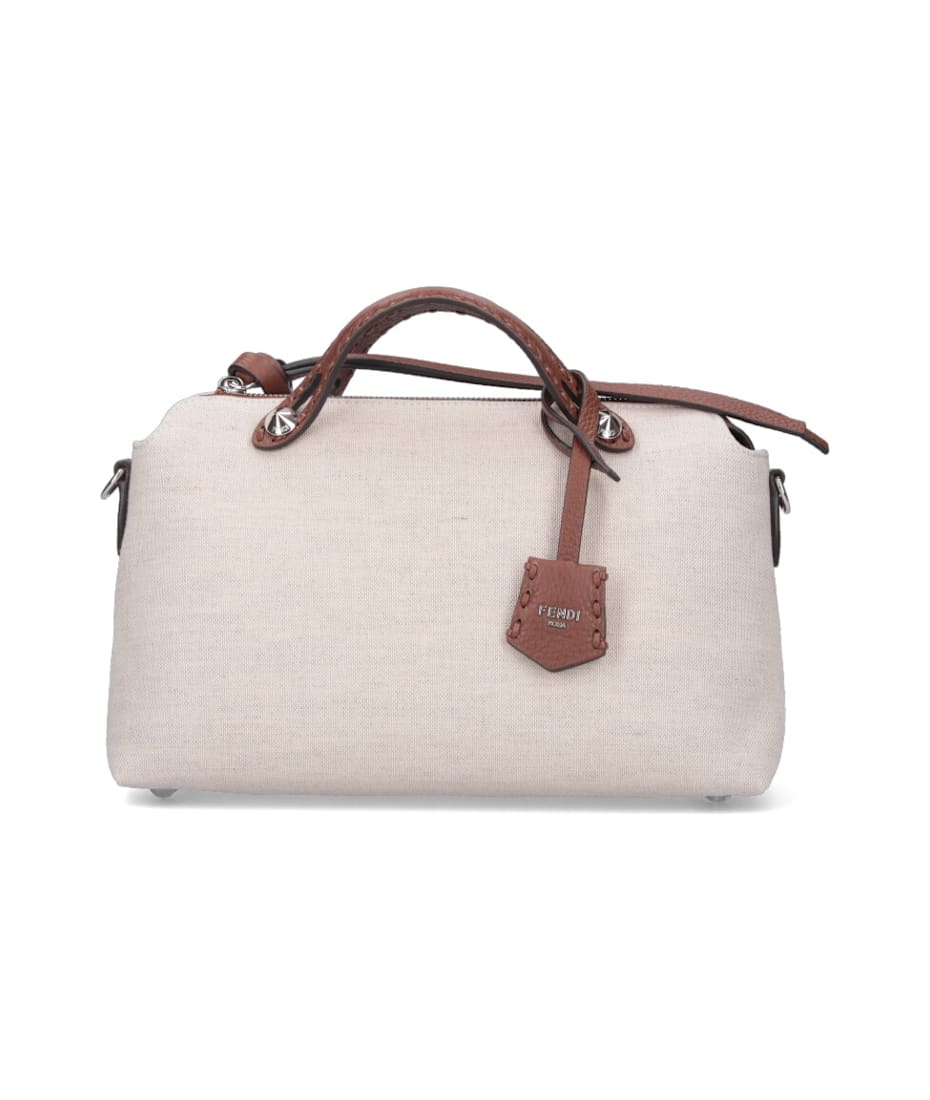 ハンドバッグ Fendi Ivory Leather Large By The Way Handbag Fendi Ivory Leather Large By The Way Handbag in Natural | Lyst