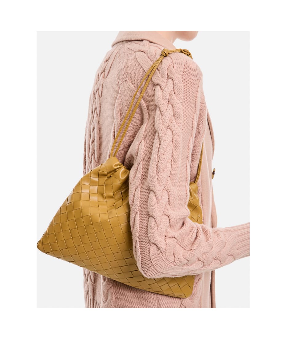 Bottega Veneta Medium Dustbag ピンク 関税込み Bottega Veneta Medium Dust Bag W/ Drawstring | italist