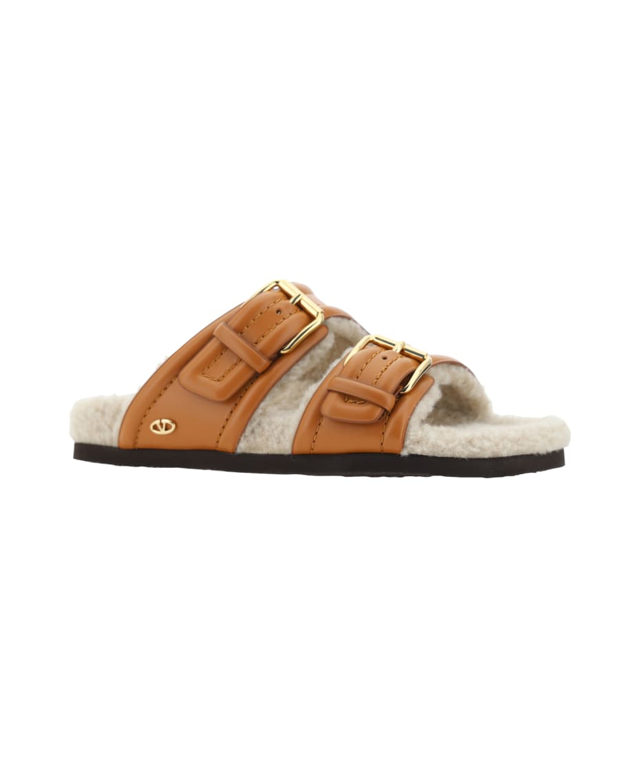 VALENTINO GARAVANI ◆ Fussfriend Shearling Sandals Valentino Garavani Fussfriend Sandals | italist