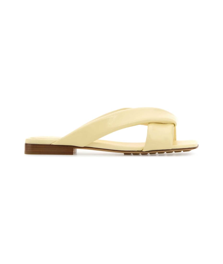 スリッポン BOTTEGA VENETA IVORY LEATHER RIVA SLIPPERS Bottega Veneta Ivory Leather Riva Slipper – LOZURI®