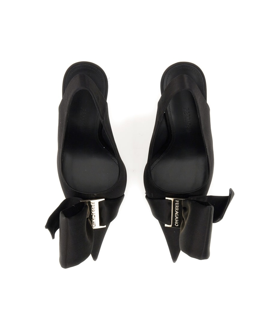 サンダル・ミュール FERRAGAMO SANDAL WITH ASYMMETRICAL BOW (763016_01F796NERO) Ferragamo Sandal With Asymmetrical Bow | italist