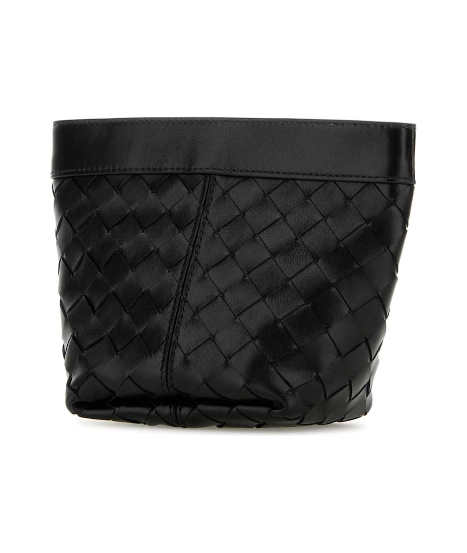 クラッチバッグ BOTTEGA VENETA BLACK LEATHER SMALL FLIP FLAP POUCH Bottega Veneta Black Leather Small Flip Flap Pouch | italist