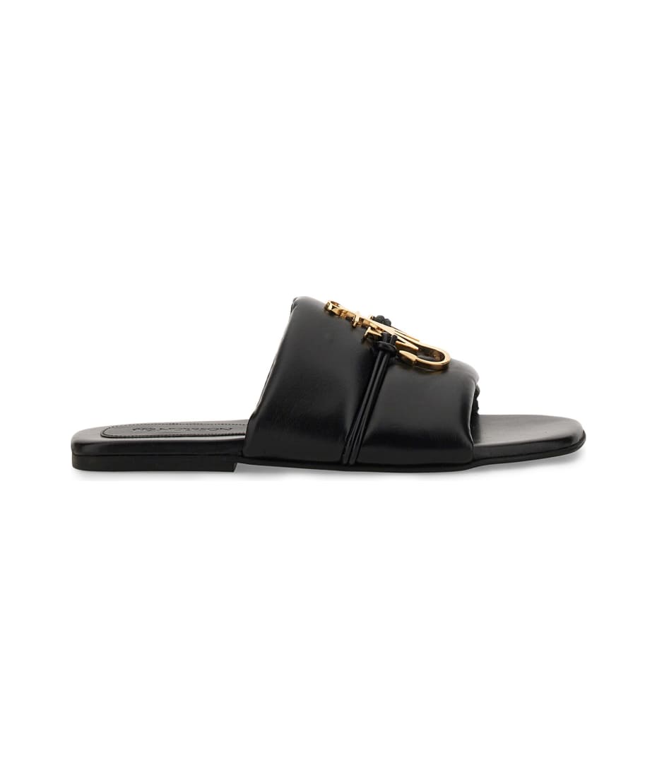 【送料&関税込】J.W. Anderson Logo Slide Sandals JW Anderson JW Anchor logo-plaque Slides | Black | FARFETCH