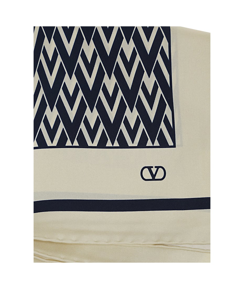 Valentino Garavani Foulard (90x90cm) | italist