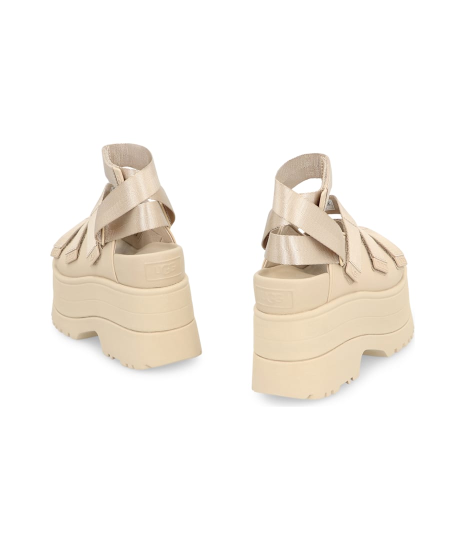 UGG Goldenrise Platform Sandal ベージュ　23cm UGG Beige GoldenRise Platform Sandals 115 | Harrods US