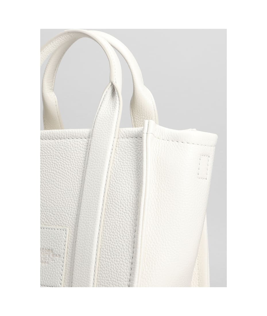トートバッグ Marc Jacobs The Small Tote - Leather - Ivory Marc Jacobs The Leather Small Tote Bag | White | FARFETCH