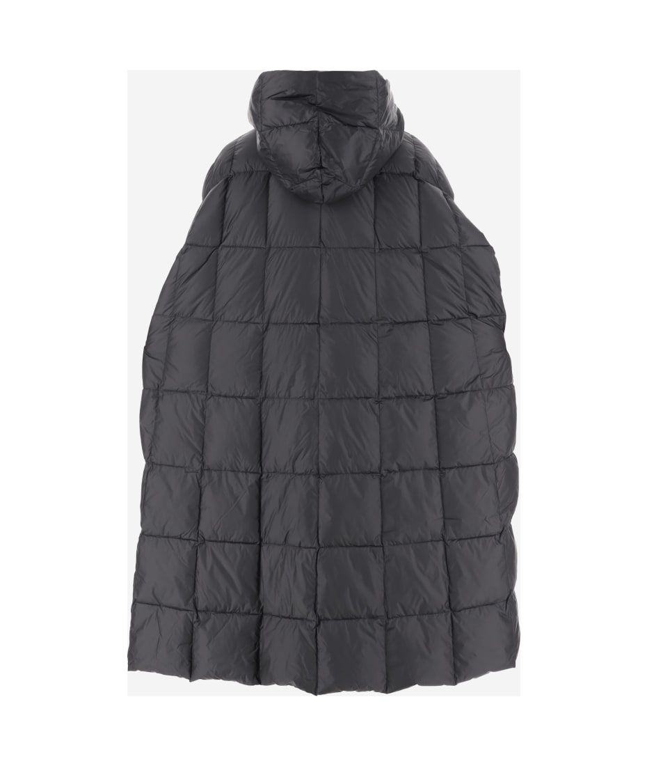 Black pyramid puffer jacket online