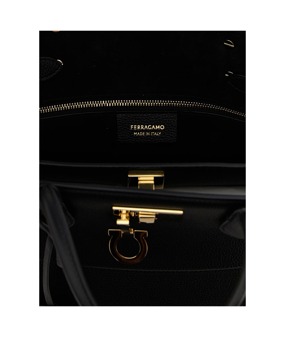 関税込国内発送★FERRAGAMO STUDIO NEW ソフトバッグ★Lサイズ Ferragamo Small Studio Box Bag | Black | FARFETCH
