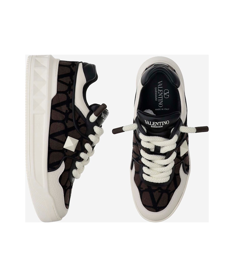 VALENTINO｜ ( 5W0E6017 IUQ GY1 / 5W2E6017 IUQ GY1) Valentino Garavani Low-top One Stud Xl Sneakers In Nappa
