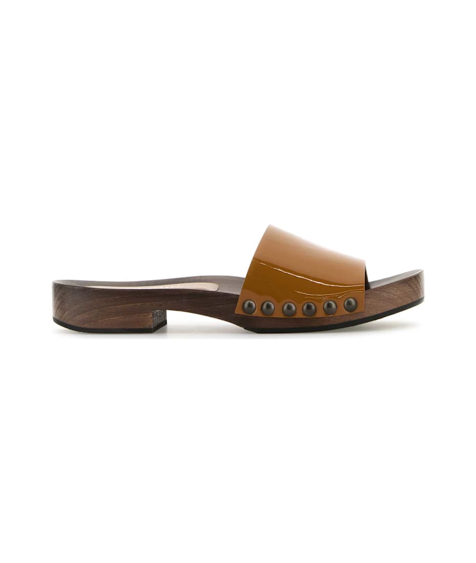51M &MベージュM✖️2 Miu Miu Camel Leather Clogs | italist