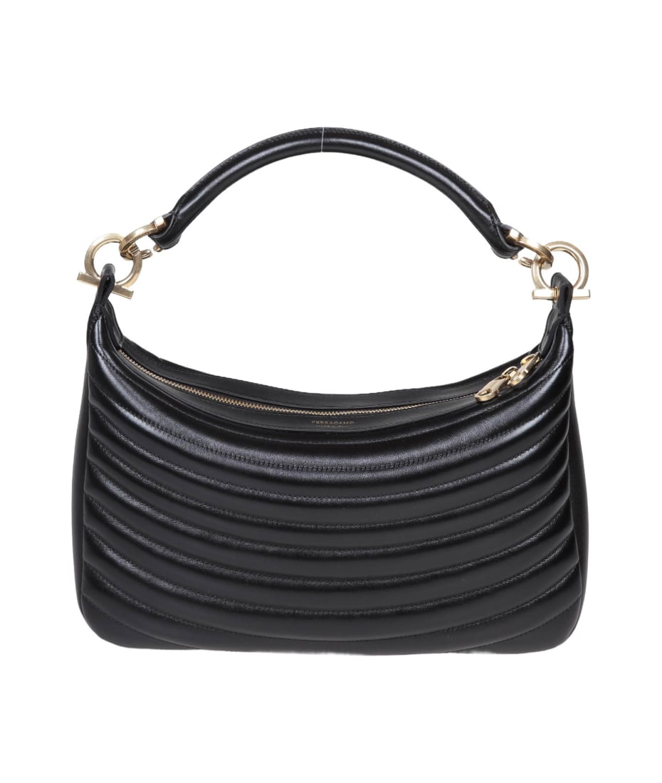 ショルダーバッグ・ポシェット Ferragamo Shoulder bags Black Ferragamo Black Matelasse' Leather Shoulder Bag | italist