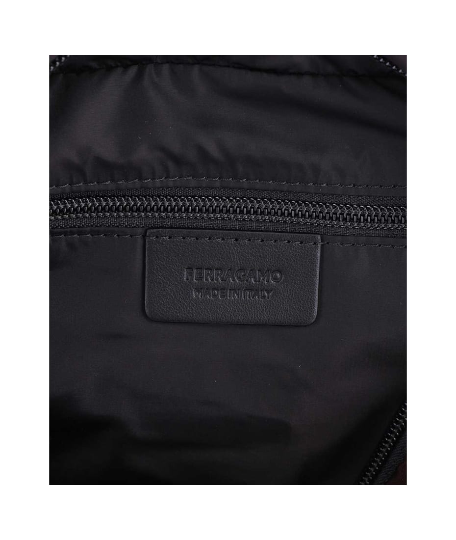 【送料&関税込】Ferragamo Nylon Messenger Bag Ferragamo Nylon Messenger Bag | italist