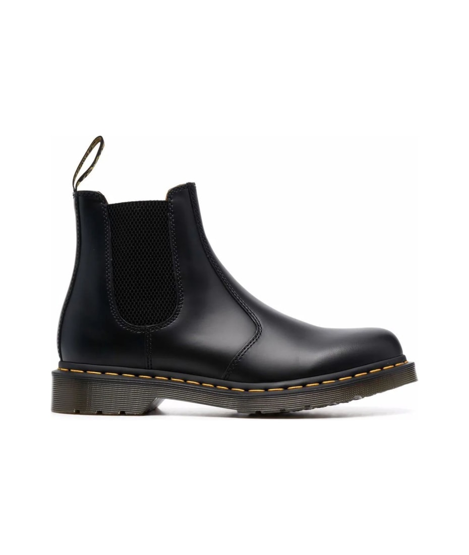 Dr. Martens 2976 Smooth Chelsea outlet Boots