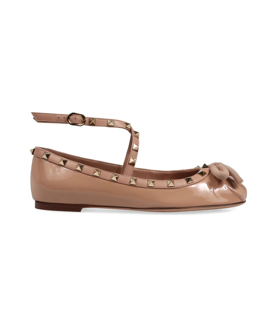 Rockstud Patent Leather Ballerina for Woman in Rose Cannelle