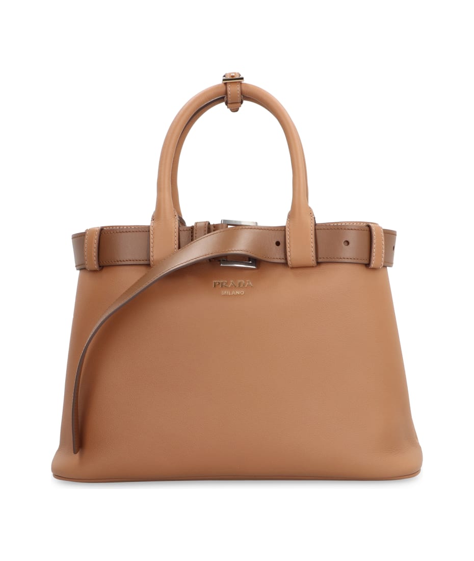 PRADA プラダ calfskin カーフスキン Buckle Bag バックルバッグ デュア・リパらセレブが愛用するプラダの新作「バックル バッグ