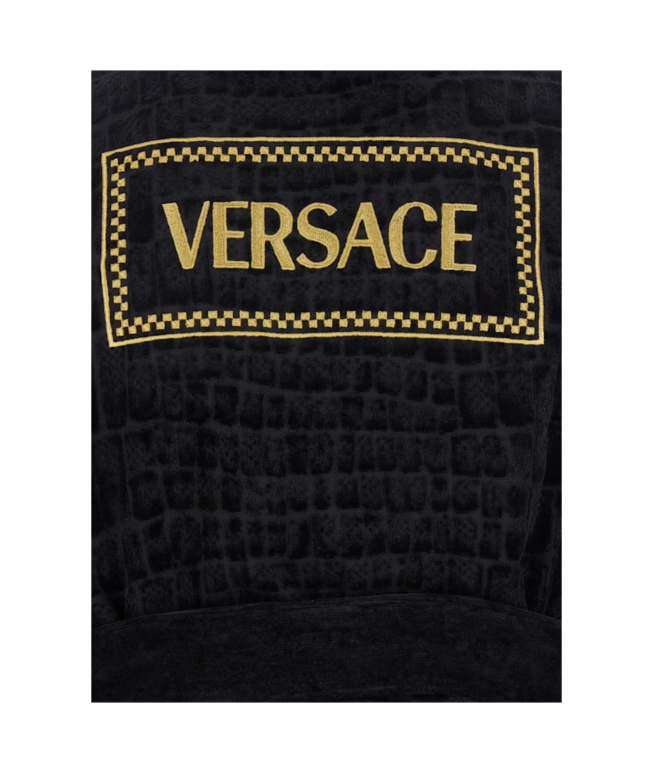 【送料&関税込】Versace Black Bathrobe With Medusa Plaque On Versace Black Bathrobe With Medusa Plaque On The Front And