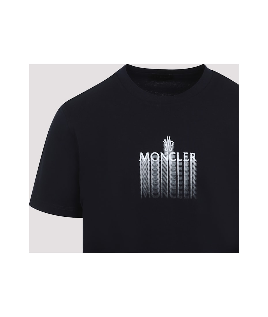 MONCLER｜SHORT-SLEEVED ROUND NECK T-SHIRTS (8C00032 89AI Moncler Short Sleeves T-shirt | italist