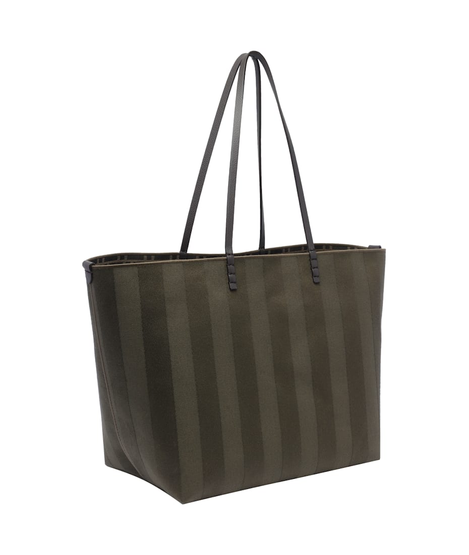 【送料&関税込】Fendi Large Reversible Ff Logo Shopping Bag Fendi Large Reversible Ff Logo Shopping Bag | italist