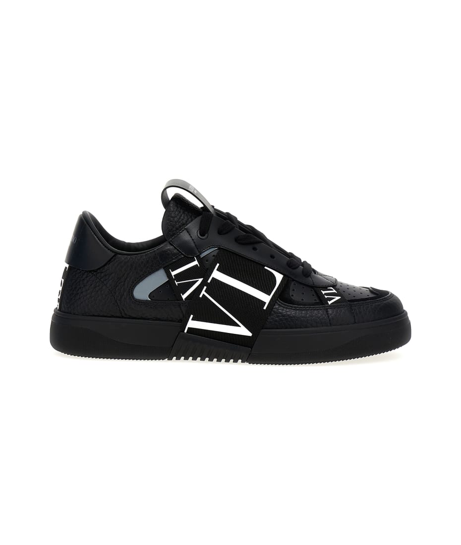 VALENTINO VL7N ラウントトゥ レスアッフ スニカ 【関税込】 Valentino Garavani Low-Top Calfskin VL7N Sneakers with Bands